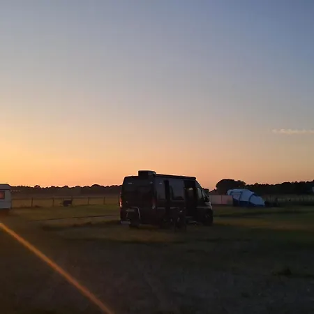 Glamping Tent Rosa * Hensbroek